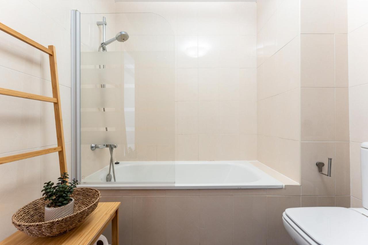 פואנגירולה Malagasuite Blue Sea & Pool מראה חיצוני תמונה